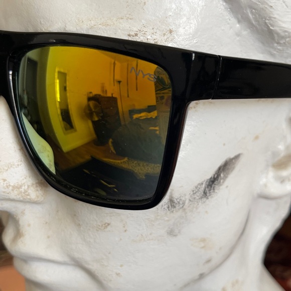 Nys polorized black frame sunglasses - Picture 2 of 2